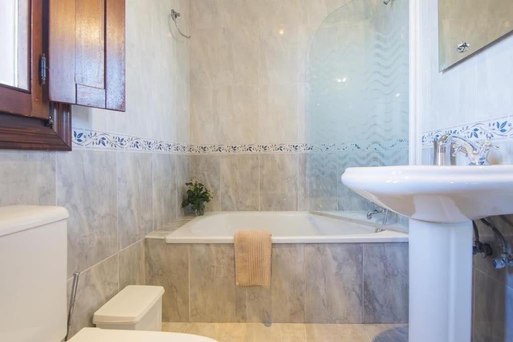 Vivienda Vacacional El Remanso De Коломбрес Экстерьер фото